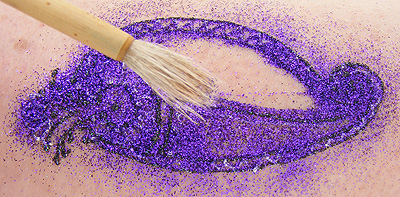 Apply more glitter and brush it away2