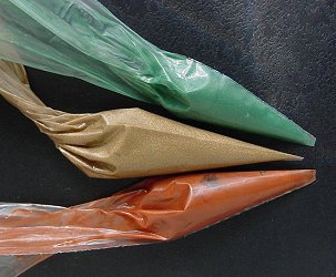 Fill cones or plastic baggies