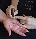 How do you apply henna?