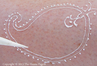 begin the pattern in 'white henna'