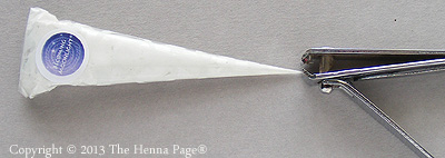 clip tip  of 'white henna' cone