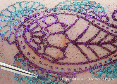 More colors on 'white henna'