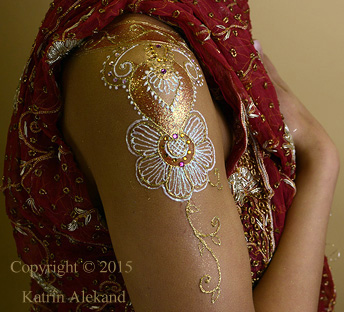 'white henna' shoulder by Katrin Alekand