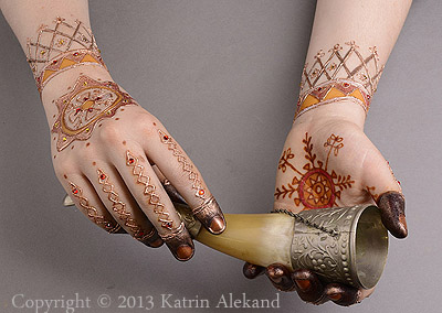 Separating henna and 'white henna'